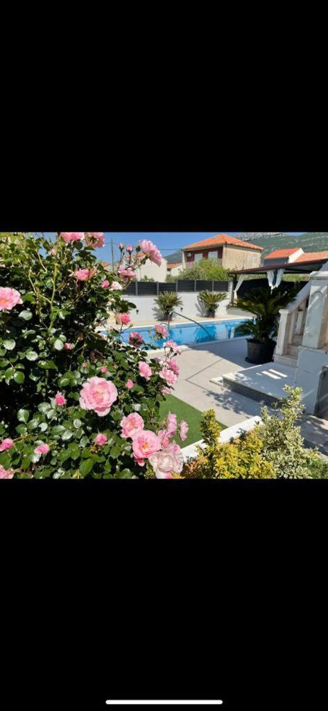 Villa Nana With Pool Kaštela Eksteriør bilde