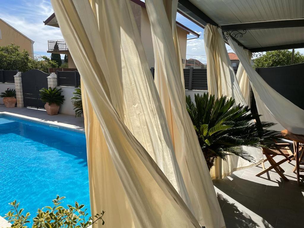 Villa Nana With Pool Kaštela Eksteriør bilde